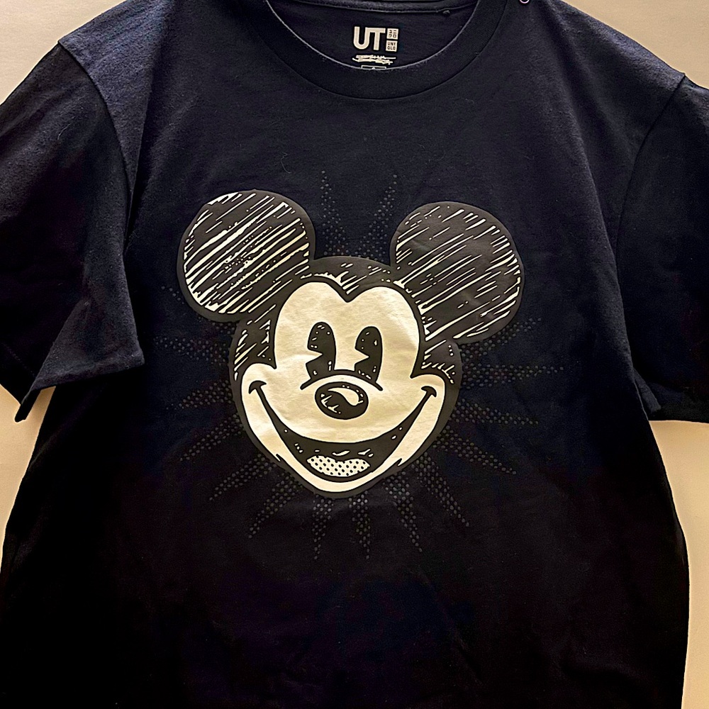 UNIQLO MONOCHROME MICKEY MOUSE ART BY JOSHUA VIDES T-Shirt Size Men S